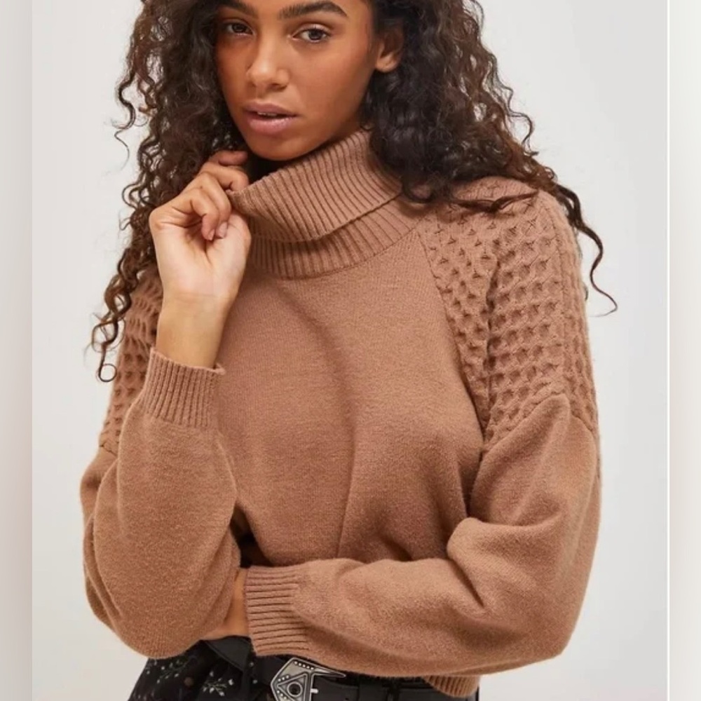 BB by Steve Madden turtleneck brown crop sweater top size XS